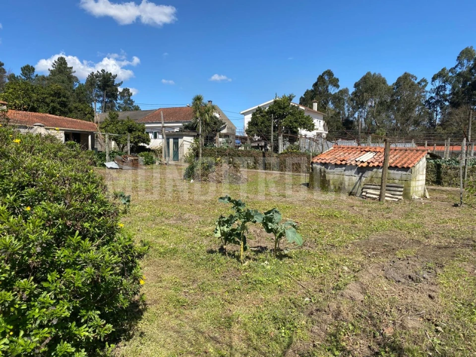 Moradia T4 para Venda em Lago Foto 12