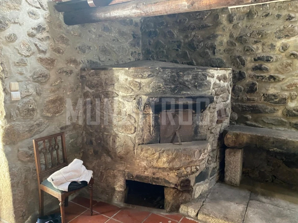 Moradia T4 para Venda em Lago Foto 16