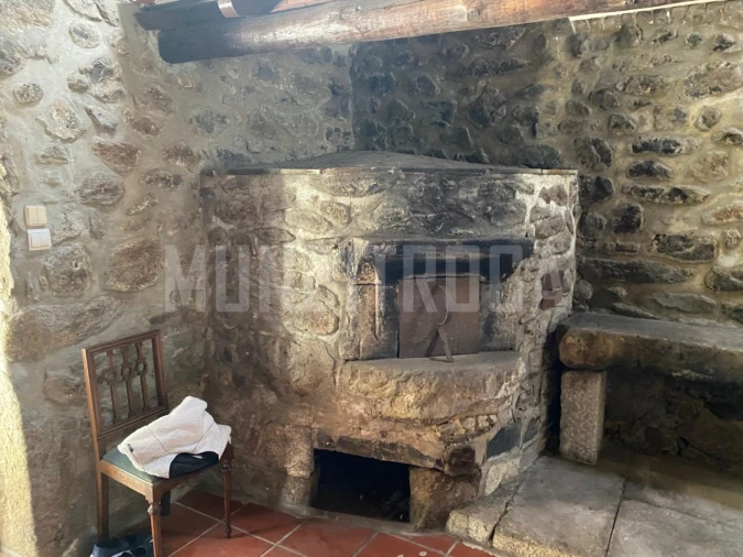 Moradia T4 para Venda em Lago Foto 16