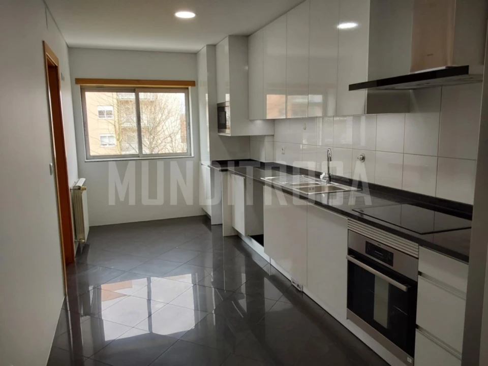 Apartamento T4 para Venda em Nogueiró e Tenões Foto 4