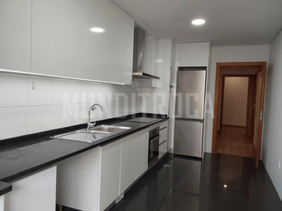 Apartamento T4 para Venda em Nogueiró e Tenões Foto 1