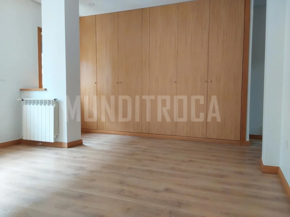 Apartamento T4 para Venda em Nogueiró e Tenões Foto 7