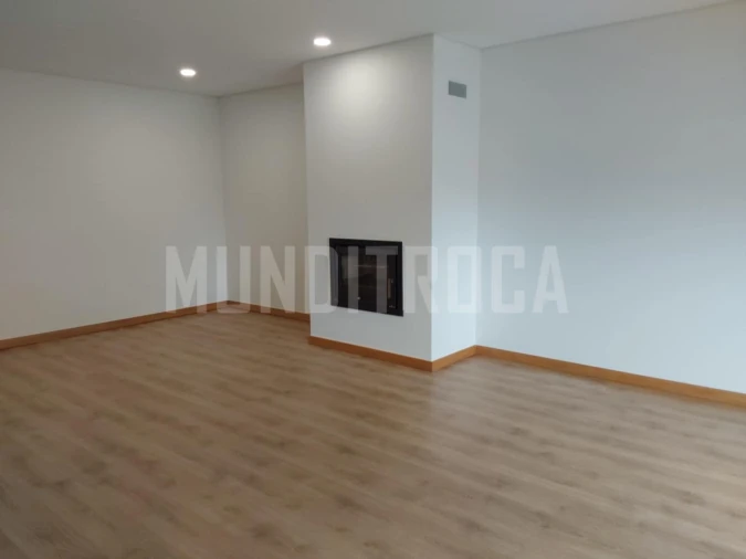 Apartamento T4 para Venda em Nogueiró e Tenões Foto 2