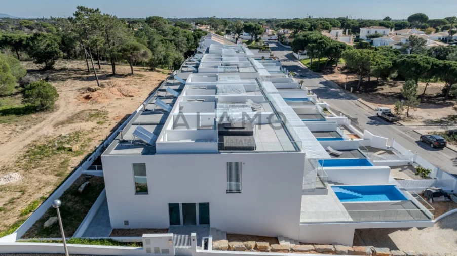 Moradia T3 para Venda em Almancil Foto 23