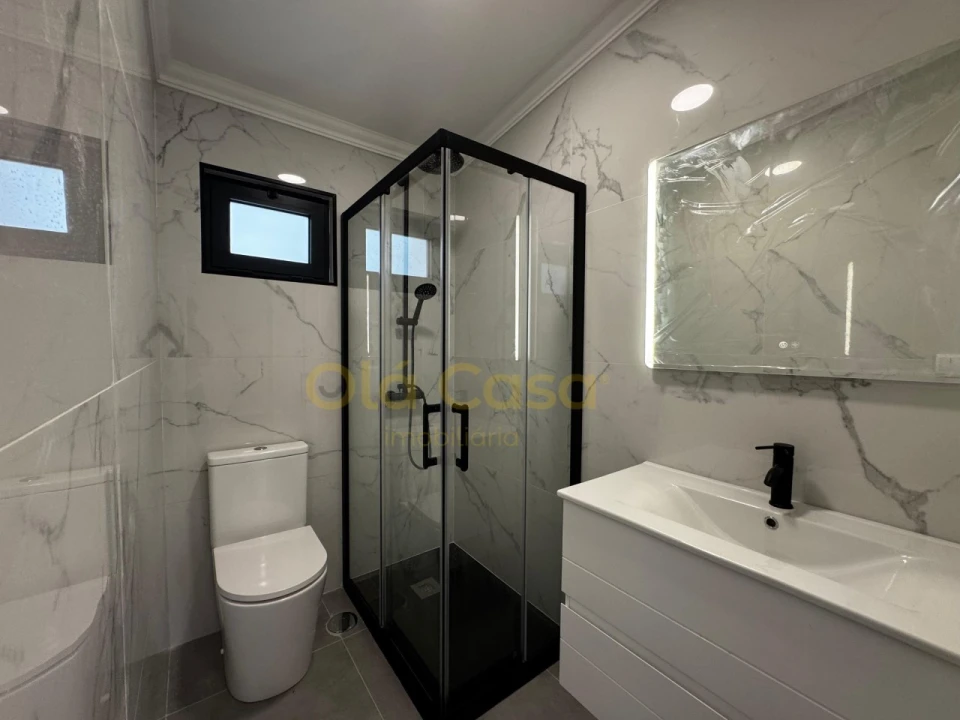 Moradia T2 para Venda em Santa Marinha e São Pedro da Afurada Foto 5