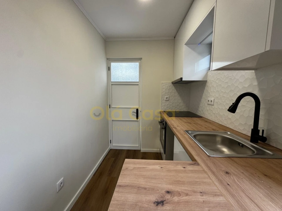 Moradia T2 para Venda em Santa Marinha e São Pedro da Afurada Foto 11