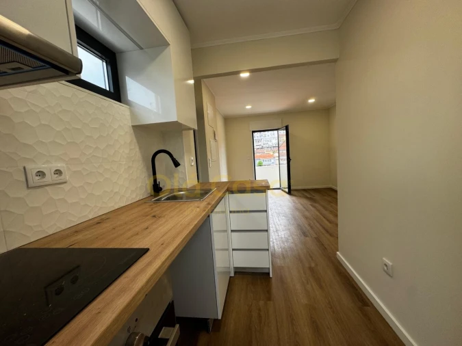 Moradia T2 para Venda em Santa Marinha e São Pedro da Afurada Foto 1