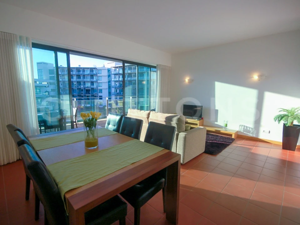 Apartamento T2 para Venda em Quarteira Foto 3