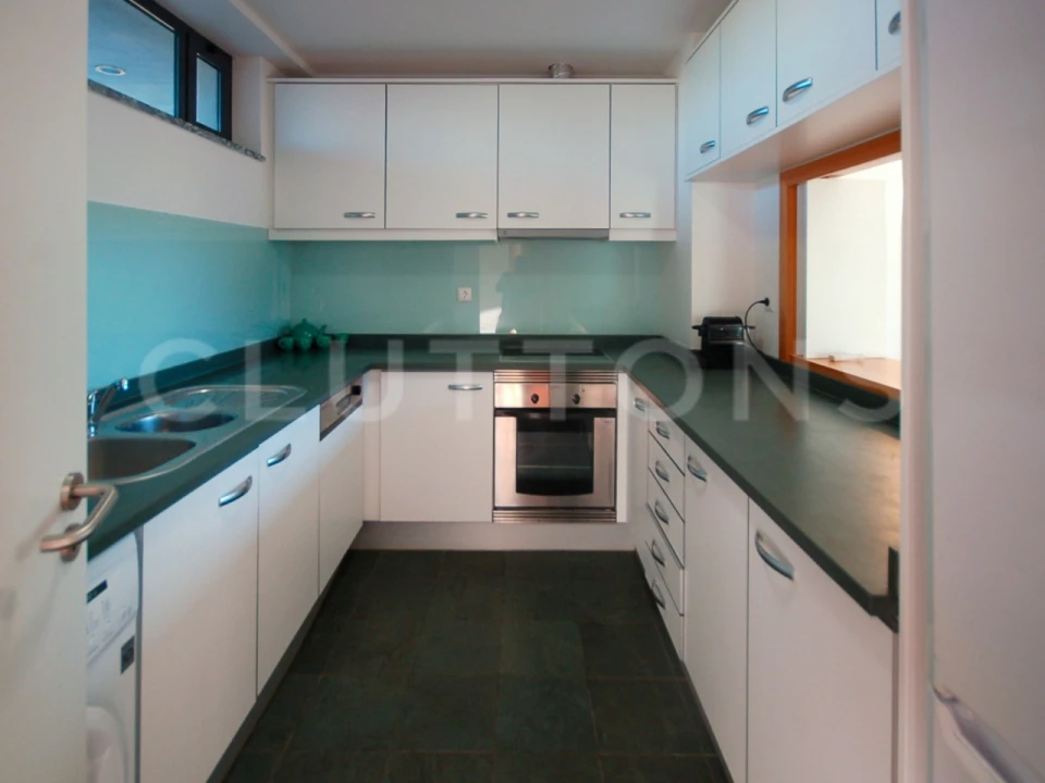 Apartamento T2 para Venda em Quarteira Foto 4