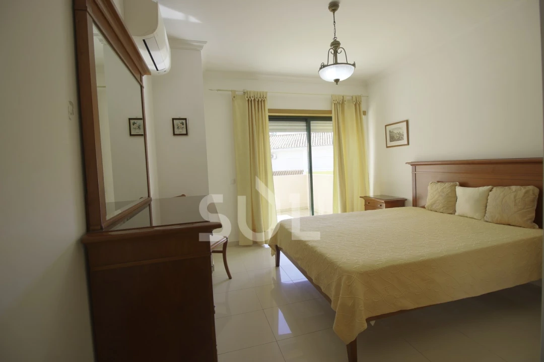 Apartamento T1 para Venda em Quarteira Foto 8