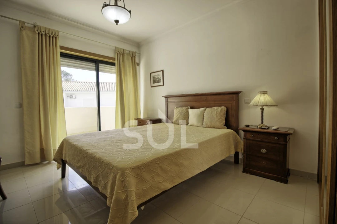 Apartamento T1 para Venda em Quarteira Foto 11