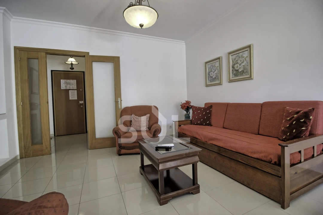 Apartamento T1 para Venda em Quarteira Foto 3