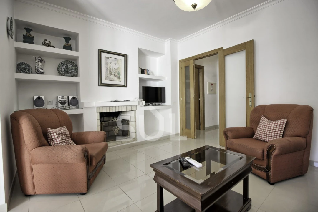 Apartamento T1 para Venda em Quarteira Foto 4