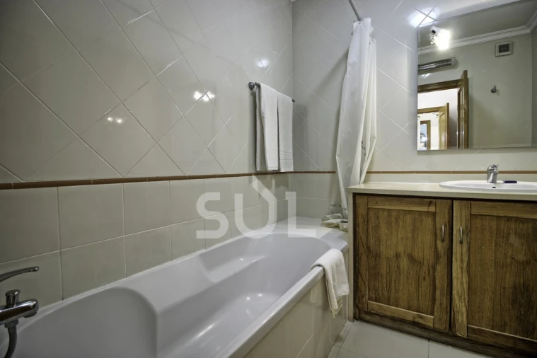 Apartamento T1 para Venda em Quarteira Foto 17