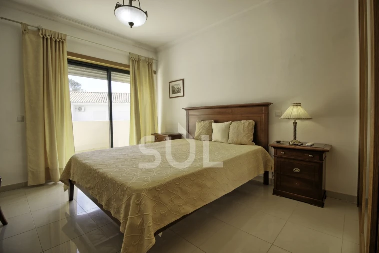 Apartamento T1 para Venda em Quarteira Foto 11