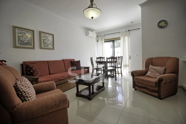 Apartamento T1 para Venda em Quarteira Foto 2