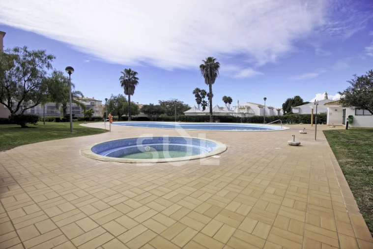 Apartamento T1 para Venda em Quarteira Foto 28