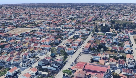 Moradia T4 para Venda em Fernao Ferro