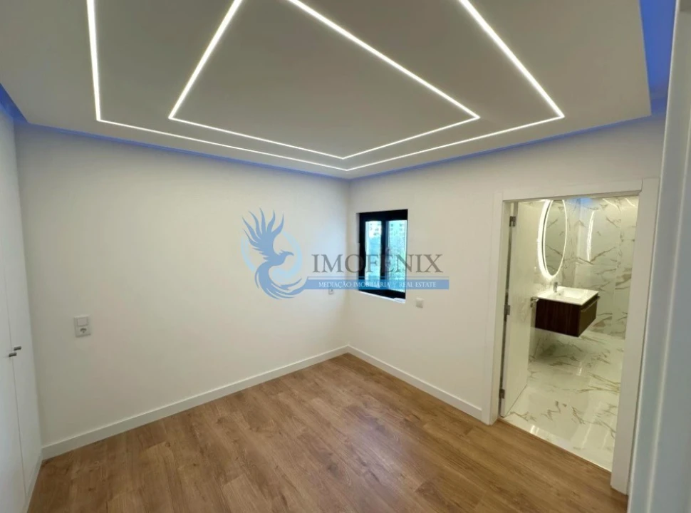 Apartamento T2 para Venda em Quarteira Foto 10