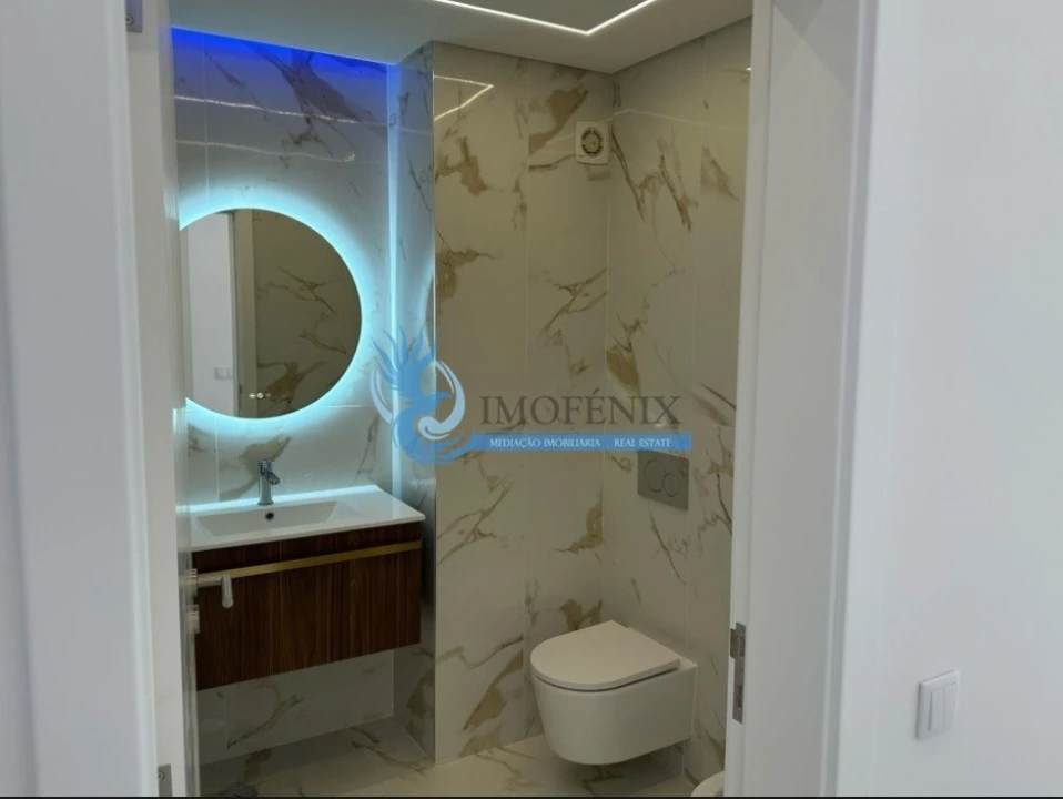 Apartamento T2 para Venda em Quarteira Foto 13