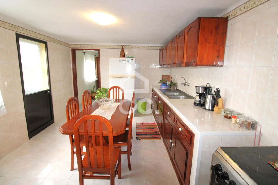 Moradia T5 para Venda em Feteiras Foto 12