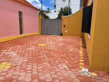 Moradia T3 para Venda em Funchal (Santa Luzia)
