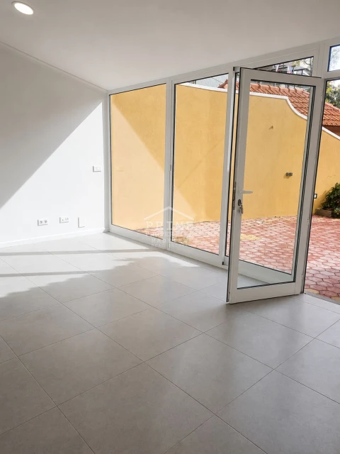 Moradia T3 para Venda em Funchal (Santa Luzia)
