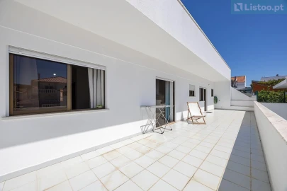 Moradia T5 para Venda em Caparica e Trafaria