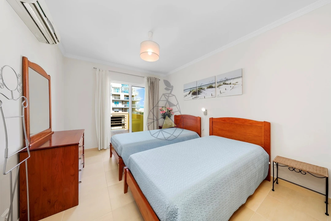 Apartamento T2 para Venda em Portimão Foto 8