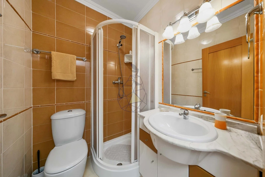 Apartamento T2 para Venda em Portimão Foto 16