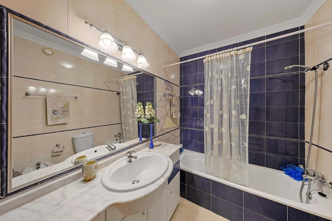 Apartamento T2 para Venda em Portimão Foto 14