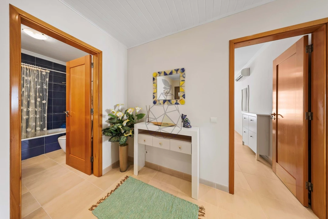 Apartamento T2 para Venda em Portimão Foto 13