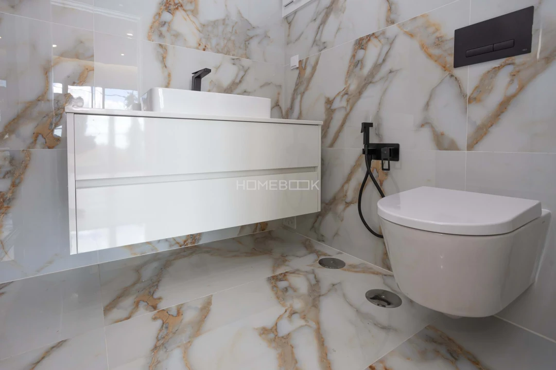 Moradia T5 para Venda em Casal de Cambra Foto 16