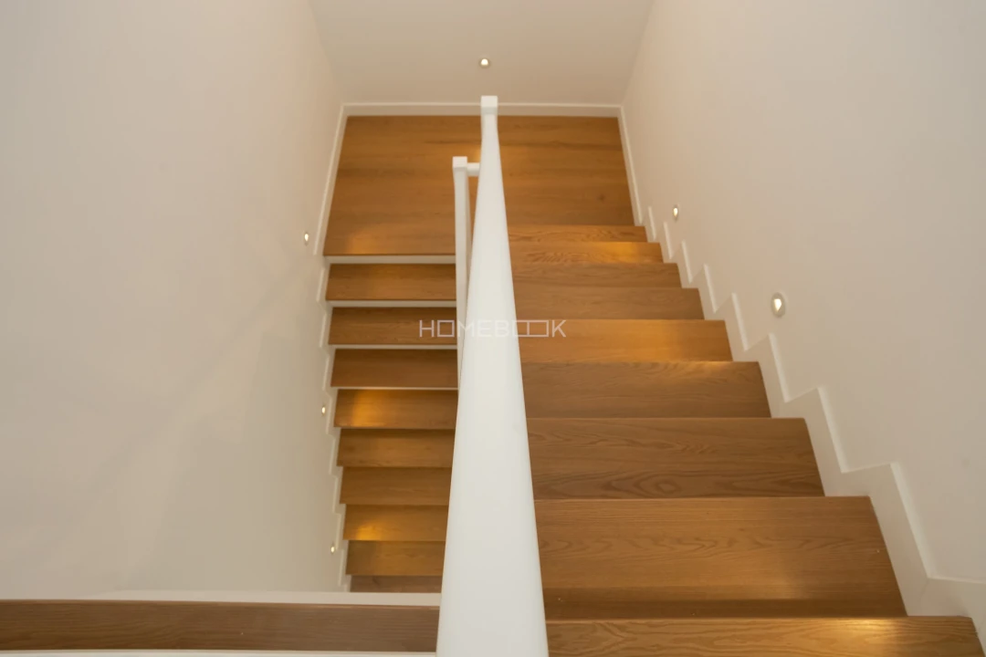 Moradia T5 para Venda em Casal de Cambra Foto 24