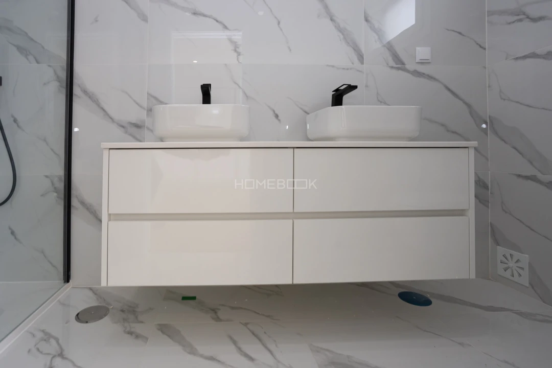 Moradia T5 para Venda em Casal de Cambra Foto 21