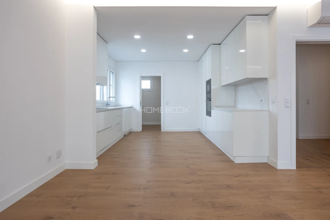 Moradia T5 para Venda em Casal de Cambra Foto 7