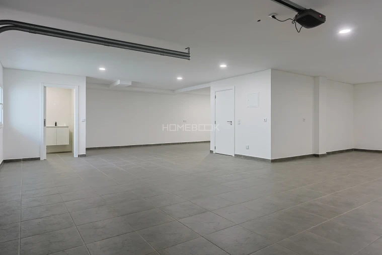 Moradia T5 para Venda em Casal de Cambra Foto 27