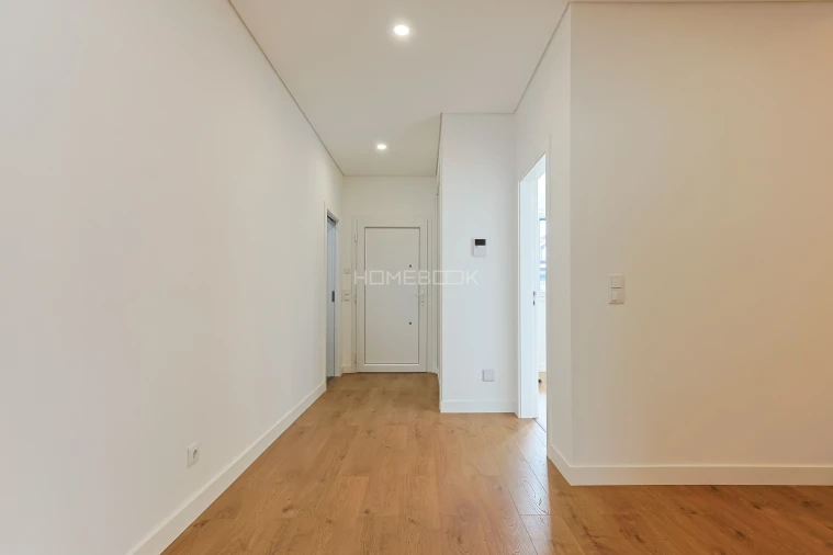 Moradia T5 para Venda em Casal de Cambra Foto 2