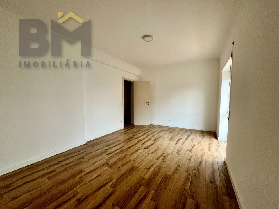 Apartamento T2 para Arrendamento em Castelo Branco Foto 8