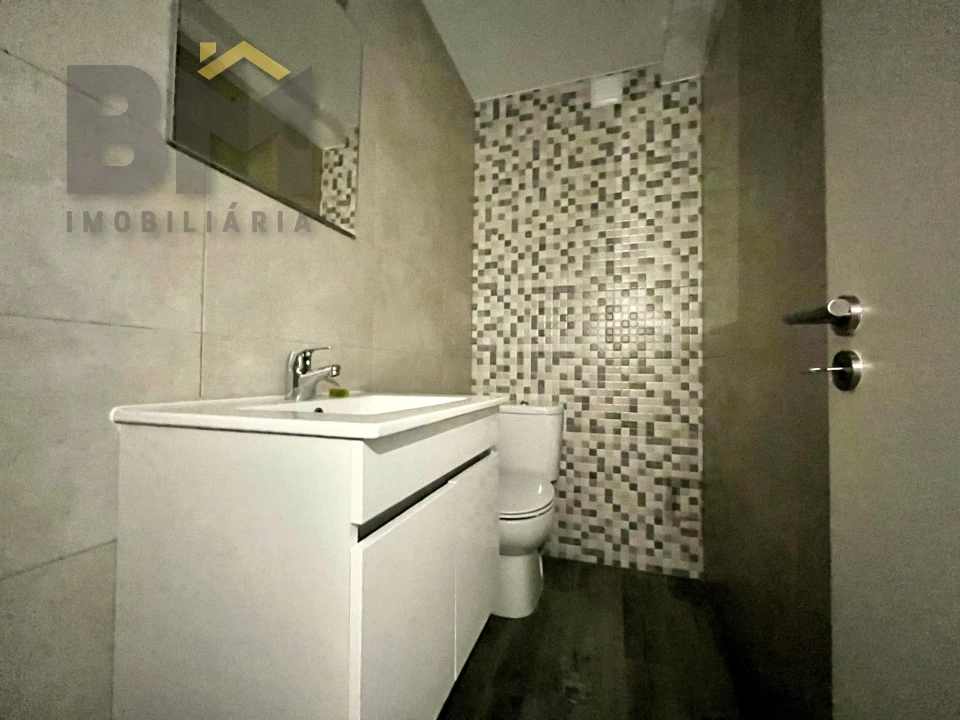 Apartamento T2 para Arrendamento em Castelo Branco Foto 16