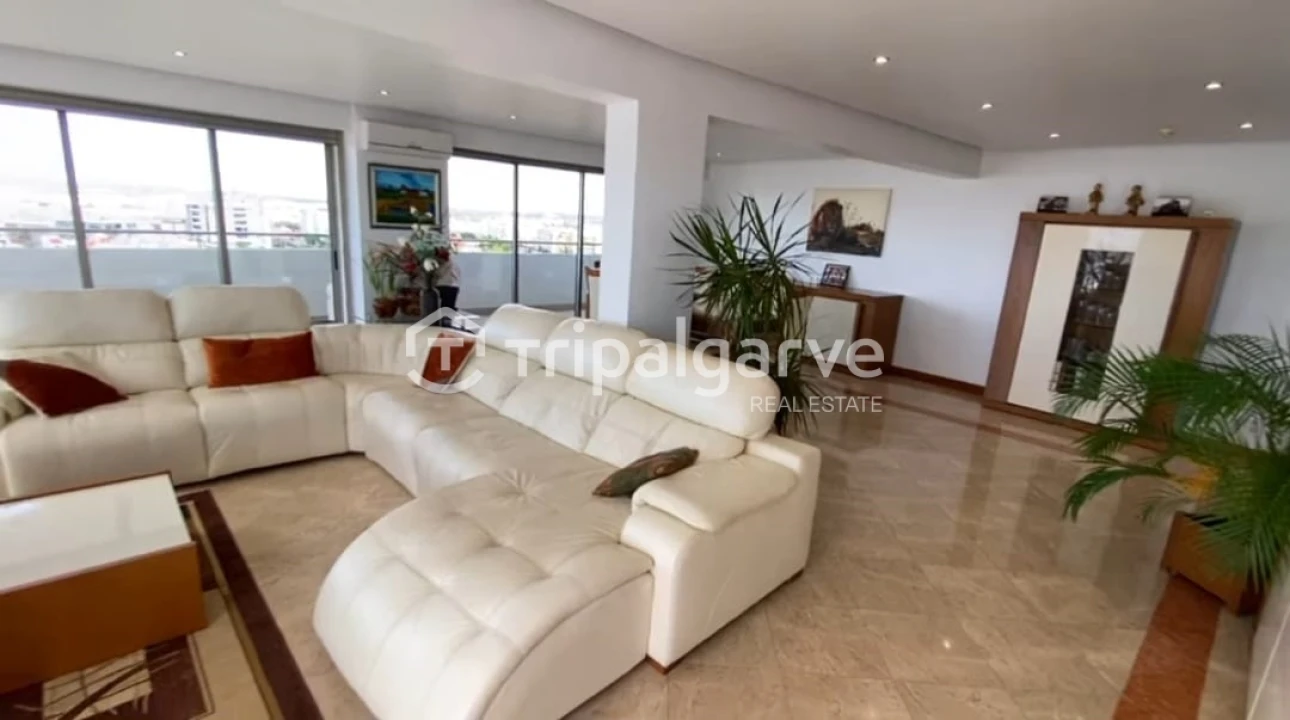 Apartamento T0 para Venda em Portimão Foto 8