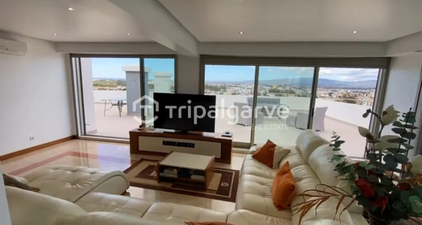 Apartamento T0 para Venda em Portimão Foto 10