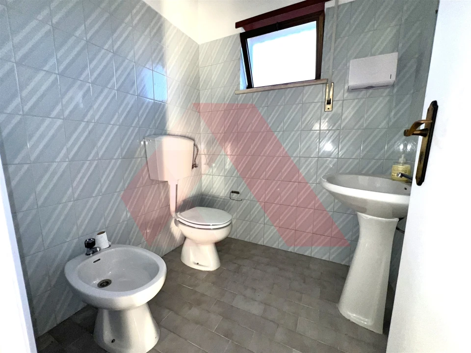 Loja para Arrendamento em Tabua Foto 7