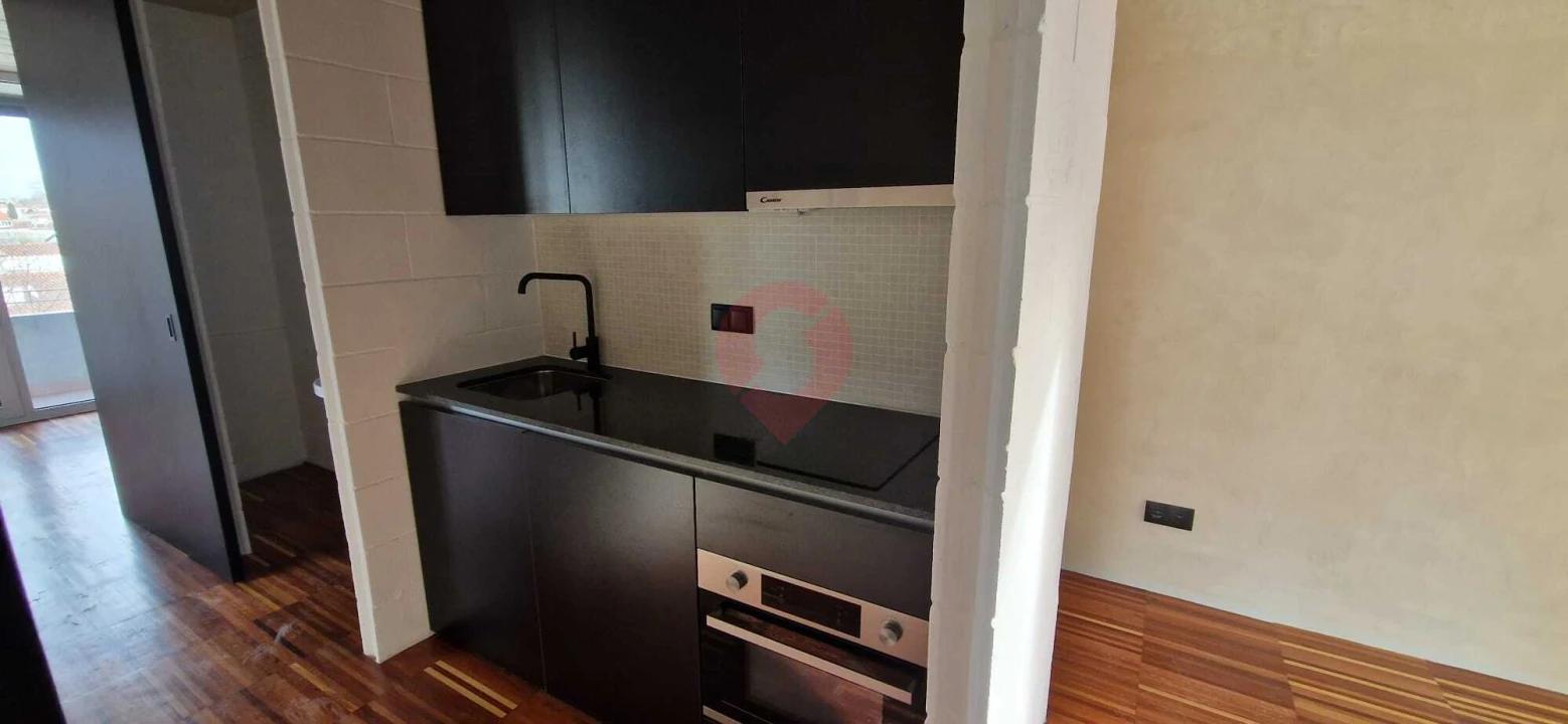 Apartamento T2 para Venda em Paranhos Foto 8
