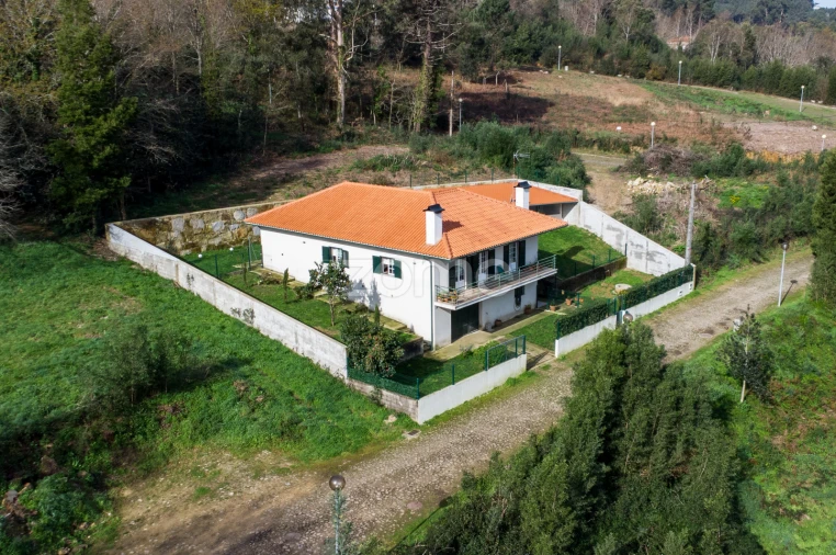 Moradia T3 para Venda em Venade e Azevedo Foto 47