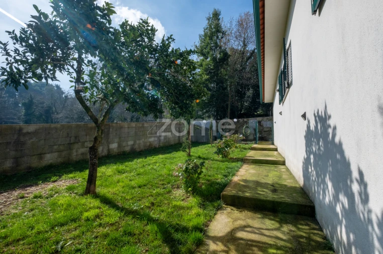 Moradia T3 para Venda em Venade e Azevedo Foto 39