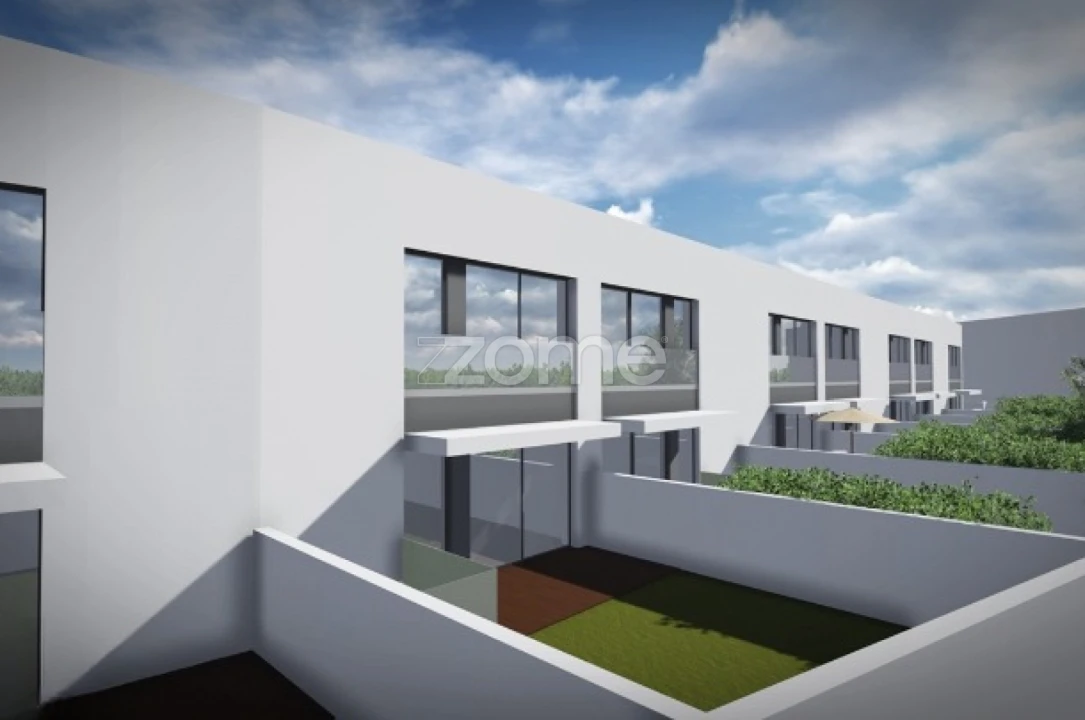 Moradia T3 para Venda em Aguas Santas Foto 2