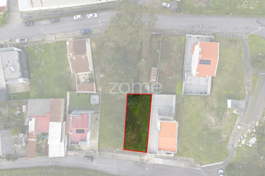 Terreno para Venda em Alfena Foto 1