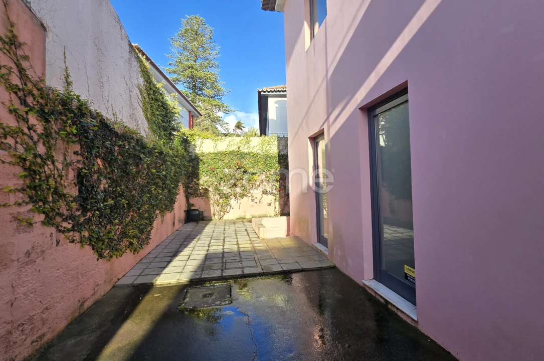 Moradia T8 para Venda em Ponta Delgada (São José) Foto 5