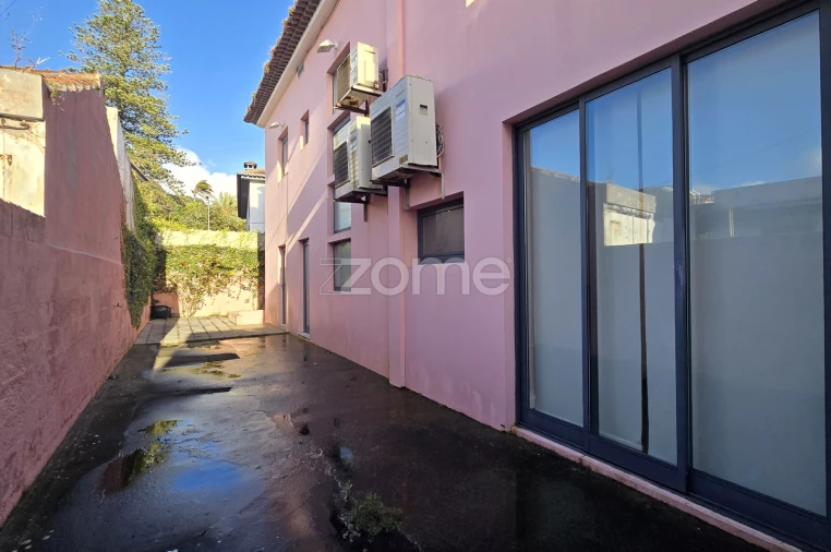 Moradia T8 para Venda em Ponta Delgada (São José) Foto 4